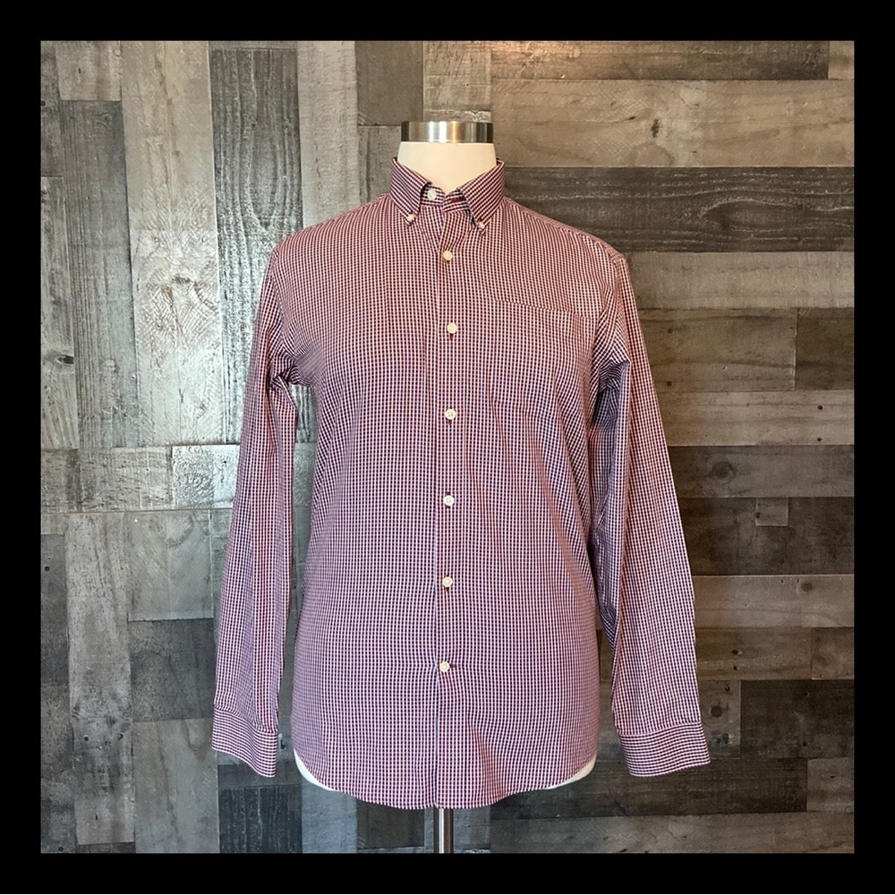 Men’s Eddie Bauer Classic Fit button down shirt medium preppy business casual